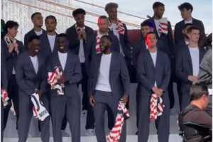 Seleção dos EUA se apresenta para a Copa e ‘ganha’ show de rapper em Nova York