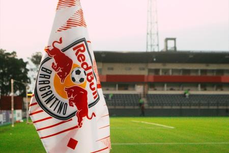 Bandeira de escanteio do RB Bragantino
