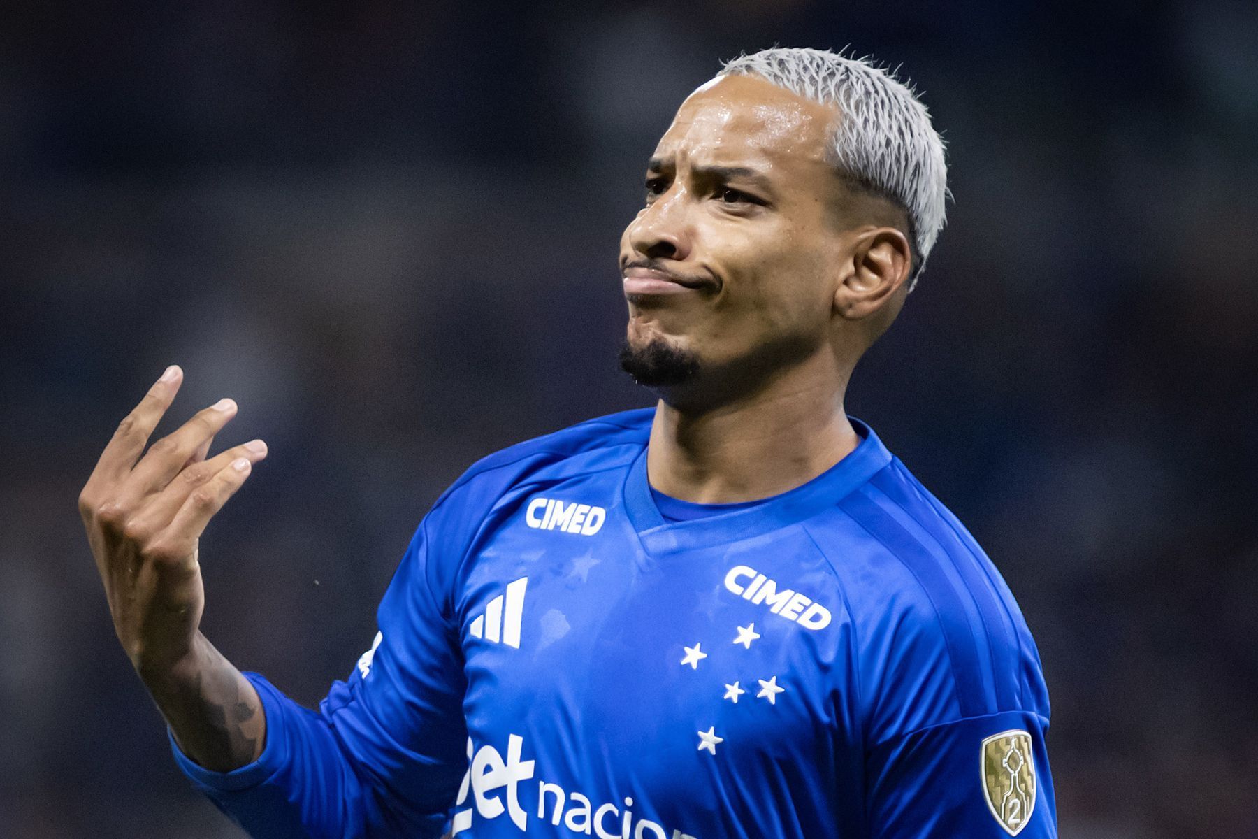 Cruzeiro brilha em casa e garante vaga nas oitavas da Libertadores com show de Matheus Pereira