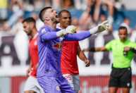 Volpi marca, Bragantino vence Internacional e complica adversário no Brasileiro