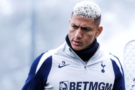 Richarlison durante sessão de treinamento com o Tottenham em 2026