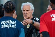 Treinador abandona cargo em seleção estreante na Copa do Mundo a um mês do torneio