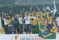 Relembre luxação de Emerson que o cortou da seleção antes da Copa de 2002
