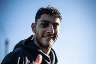 Com fratura no rosto, jogador se apresenta à seleção do Uruguai