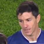 Jogador e treinador ex-Atlético ‘tretam’ durante jogo do Argentino: 'Você é idiota?'