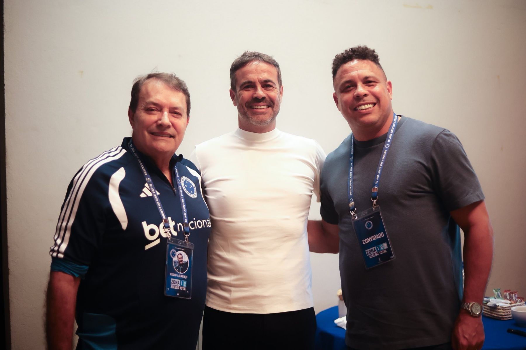 Cruzeiro: Ronaldo posa com Pedrinho e Artur Jorge e celebra fim de semana em BH