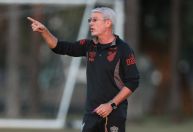 Hellmann, técnico do Athletico-PR, revela percepções sobre empate com Grêmio