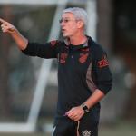 Hellmann, técnico do Athletico-PR, revela percepções sobre empate com Grêmio