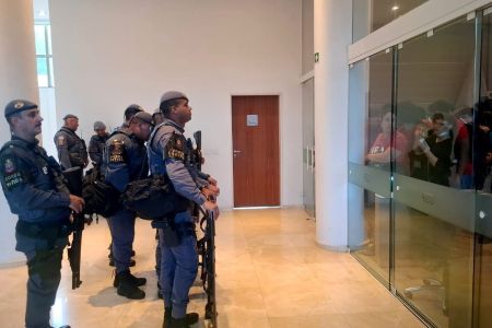 Prédio de reitoria da USP é invadido em meio à greve de estudantes