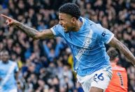 Ex-Atlético marca, City goleia Crystal Palace e ainda luta por título da Premier League