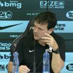Diniz faz autocrítica sobre temperamento e explica discussão com titular do Corinthians