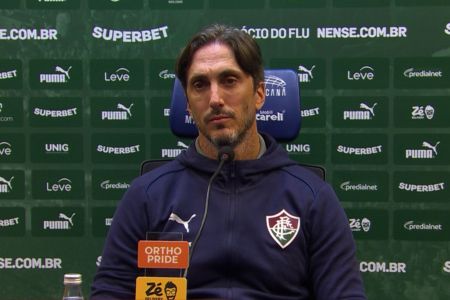 Zubeldía em entrevista coletiva do Fluminense