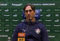 Zubeldía abre o jogo sobre fragilidade defensiva no Fluminense: ‘Pouco de insegurança’