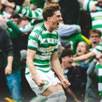 Celtic vence Hearts em jogo dramático, é campeão escocês e torcida 'invade' campo