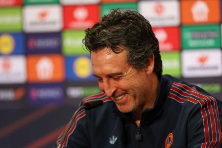 Unai Emery, técnico do Aston Villa e "Rei da Europa League" • Divulgação Aston Villa