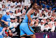 NBA: Thunder vence Spurs e empata série na decisão da Conferência Oeste