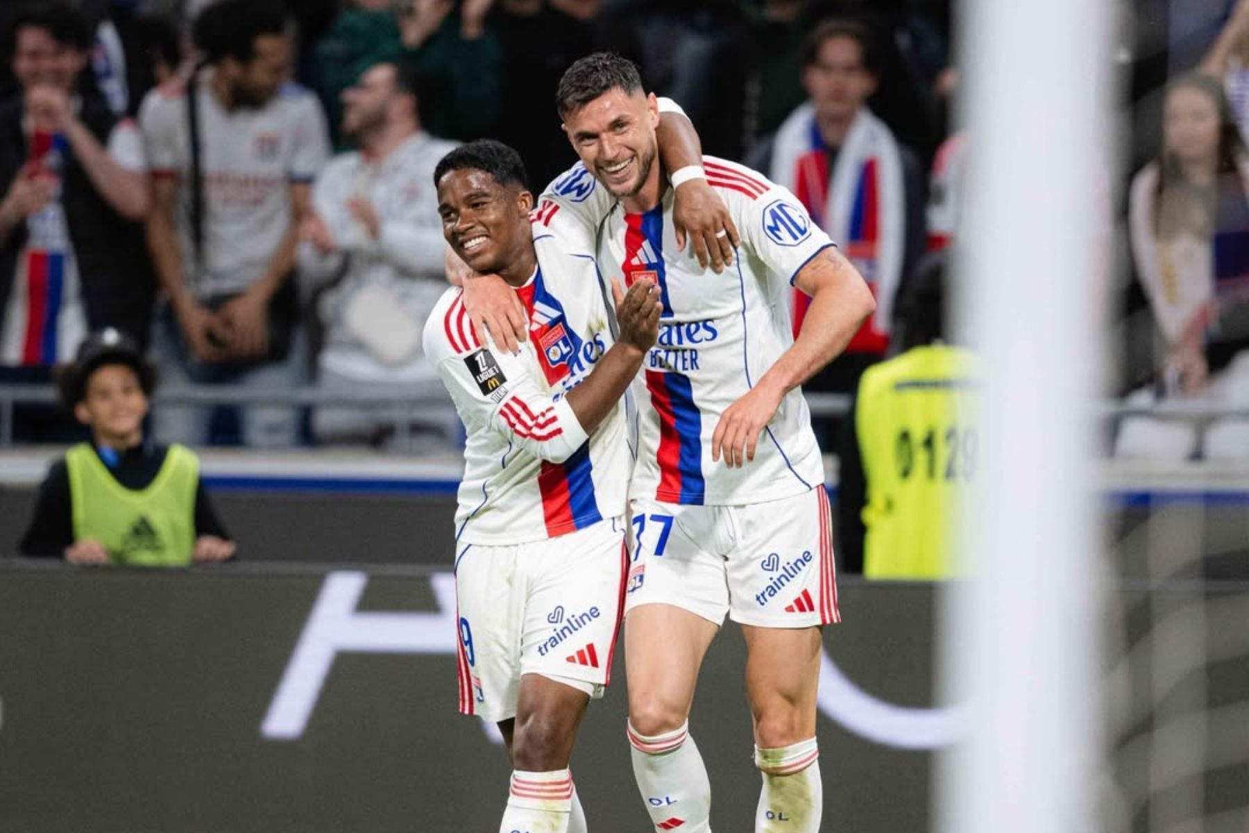 Com gol de Endrick, Lyon vence o Rennes em casa pelo Campeonato Francês