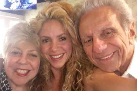 Shakira e os pais