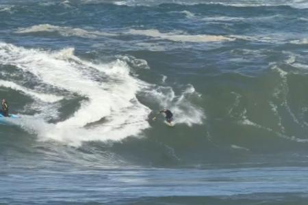 Lucas Fink em onda gigante no Rio de Janeiro