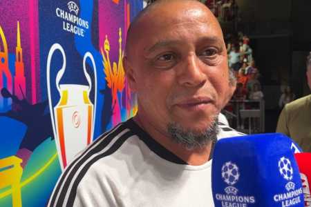 Roberto Carlos, durante evento da UEFA na Hungria