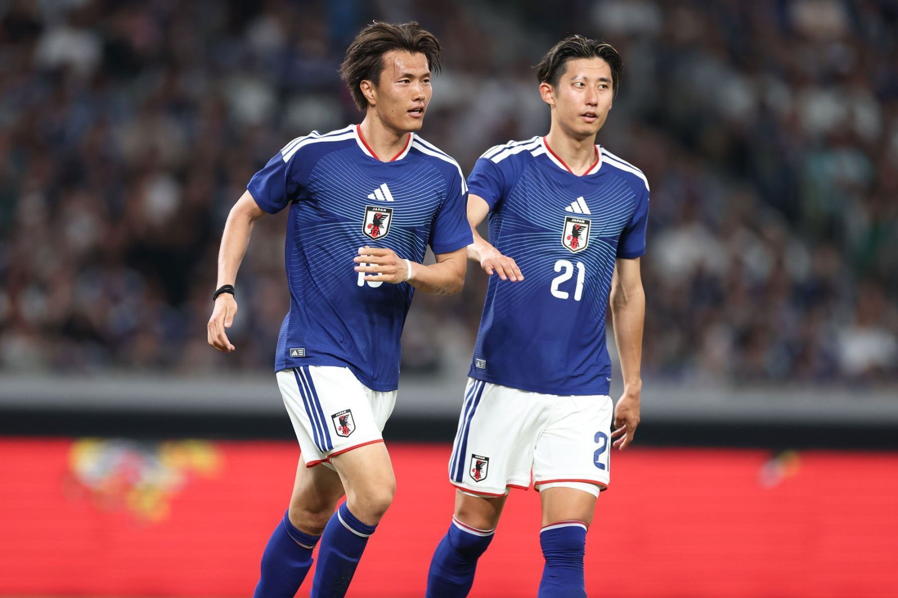 Com nova regra da Fifa, Japão marca contra Islândia com um a mais em campo; entenda