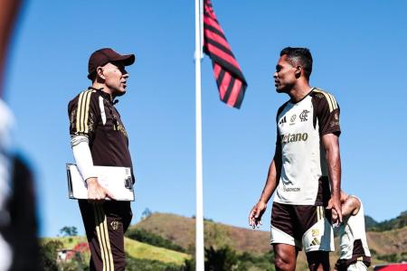 Alex Sandro vai defender a Seleção e já está liberado pelo Flamengo de Leonardo Jardim
