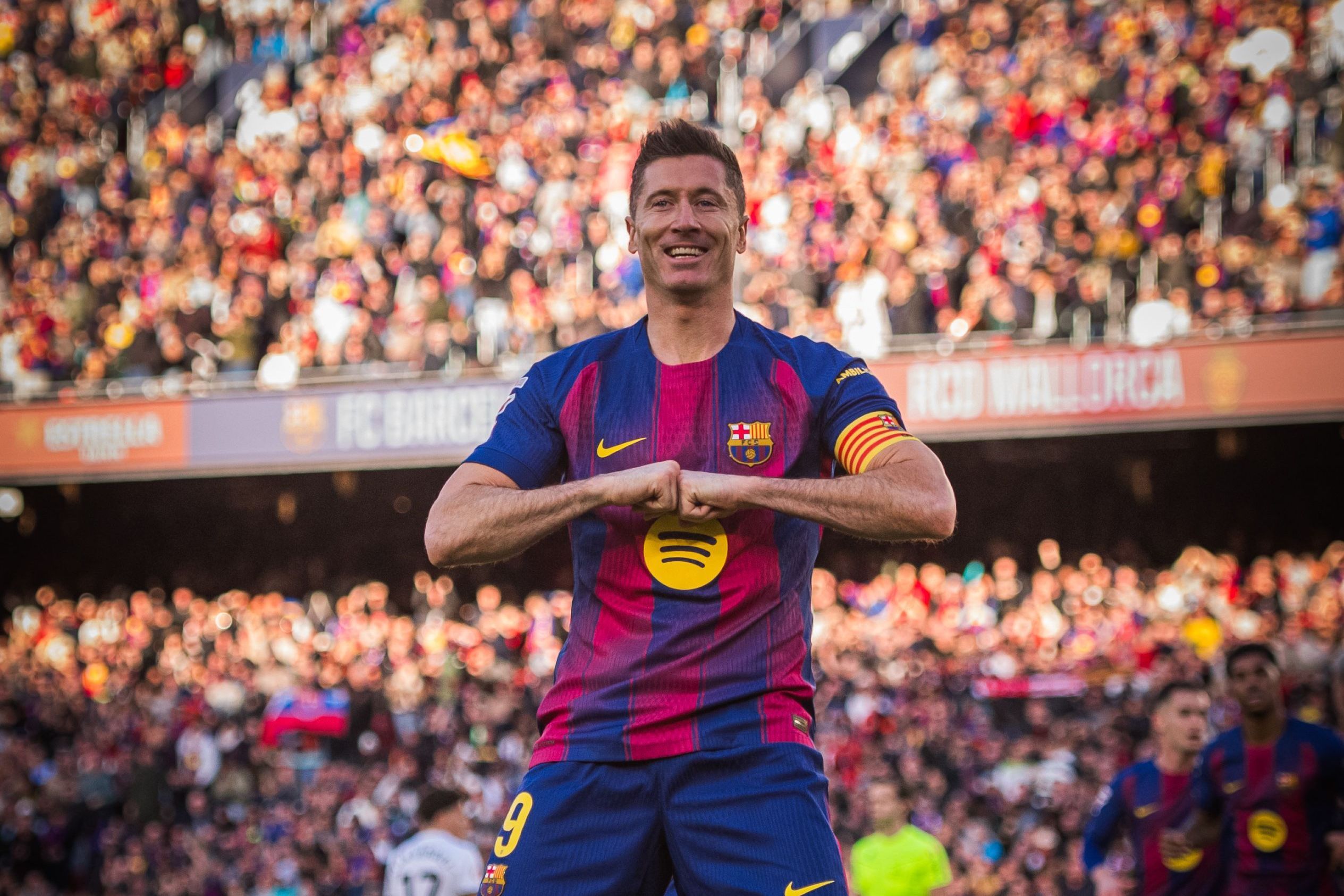Multicampeão, Robert Lewandowski anuncia saída do Barcelona