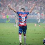 De virada, Fortaleza goleia Goiás no Castelão e assume liderança da Série B