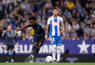 Vini marca dois, Real Madrid vence fora de casa e adia título do Barça no Espanhol