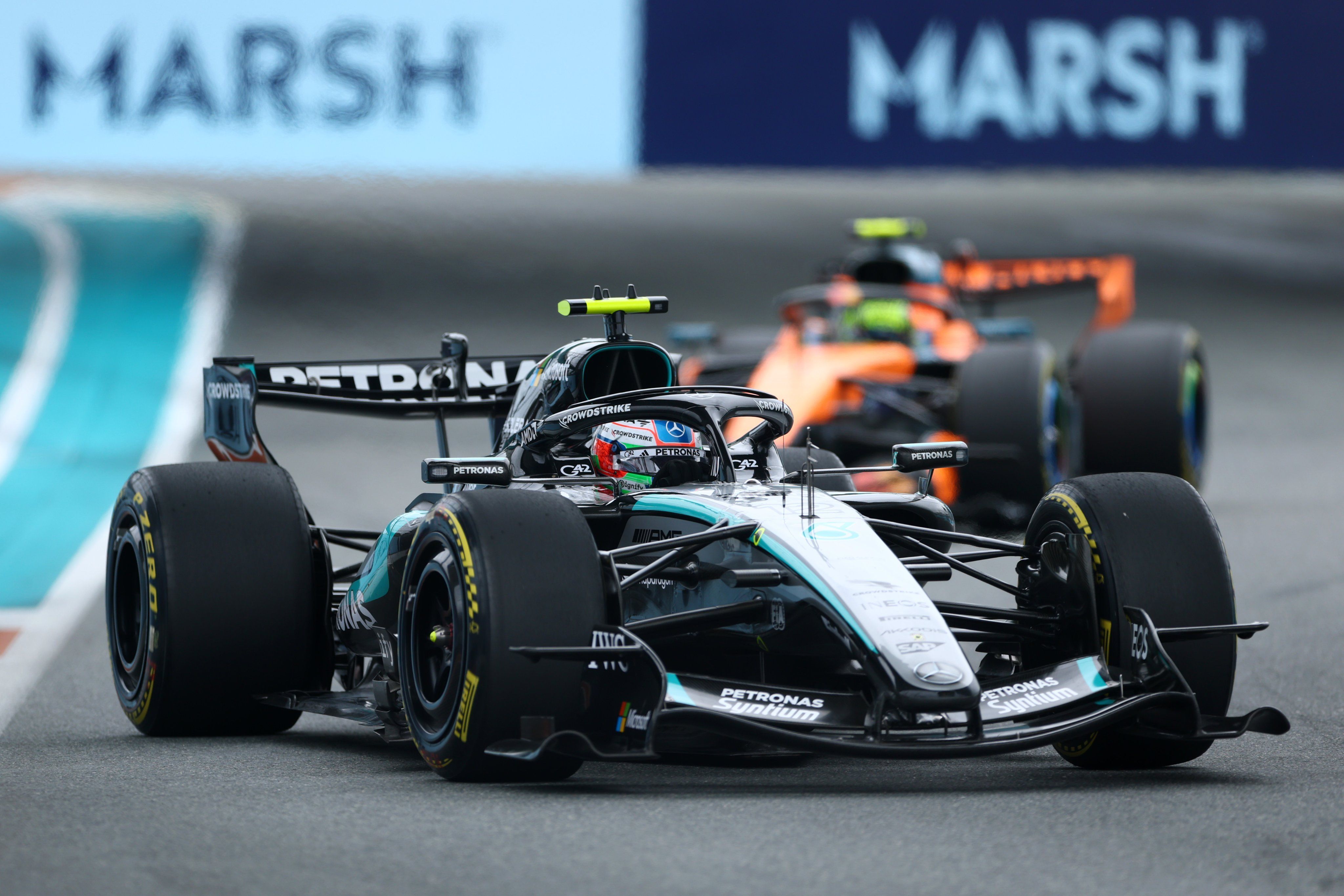 FIA avalia retorno do reabastecimento e fim de equipes clientes com volta dos motores V8