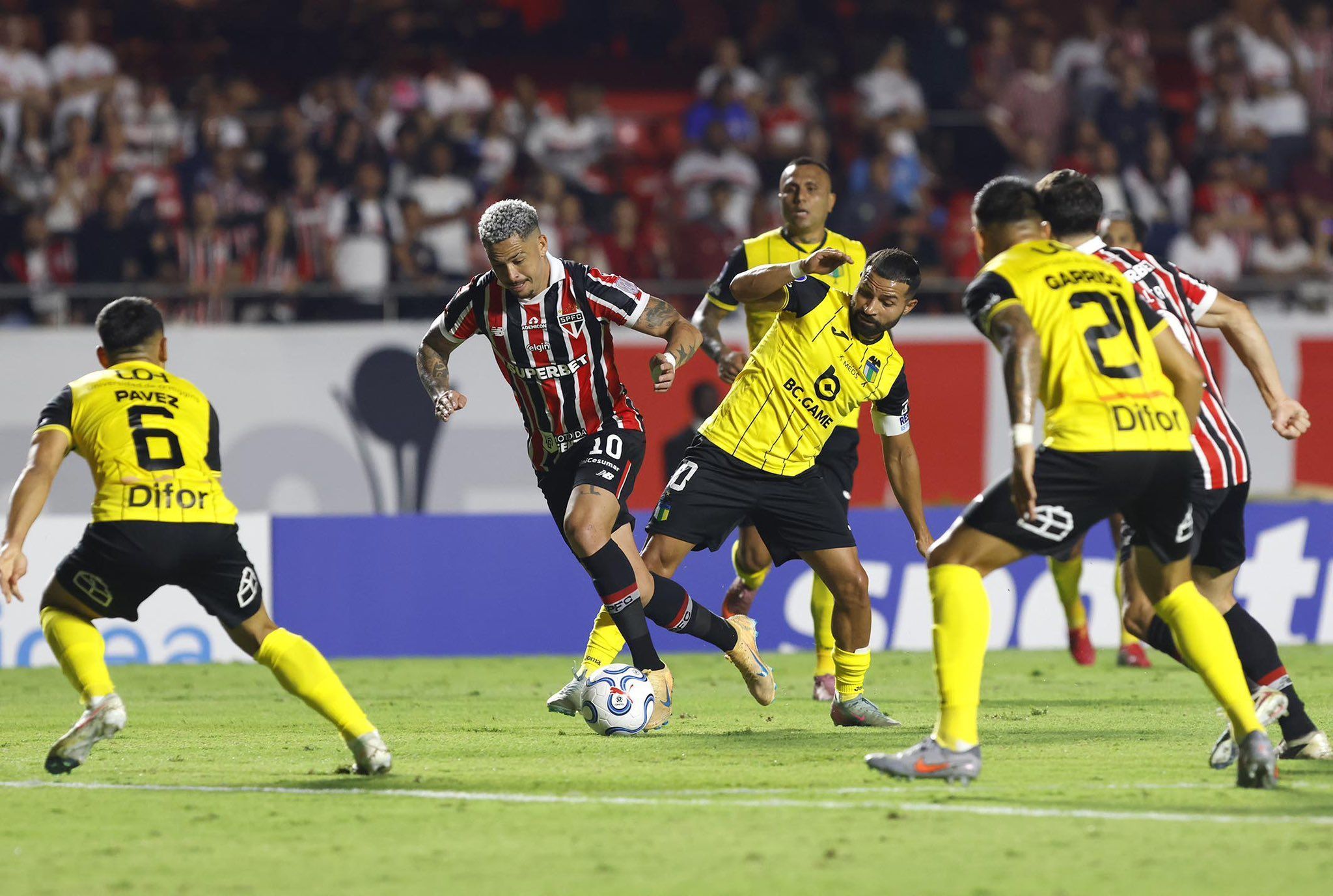 São Paulo tem viagem para o Chile adiada por problemas em avião; saiba detalhes