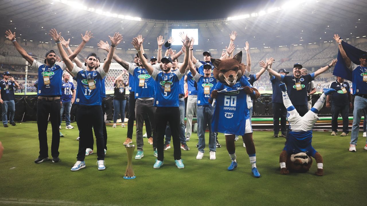 Mineirão vibra em festa: Sada Cruzeiro celebra décimo título da Superliga antes de duelo decisivo