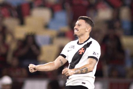Hugo Moura, volante do Vasco