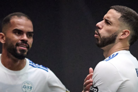 Kelvin Oliveira (direita) fez quatro gols na classificação do G3X