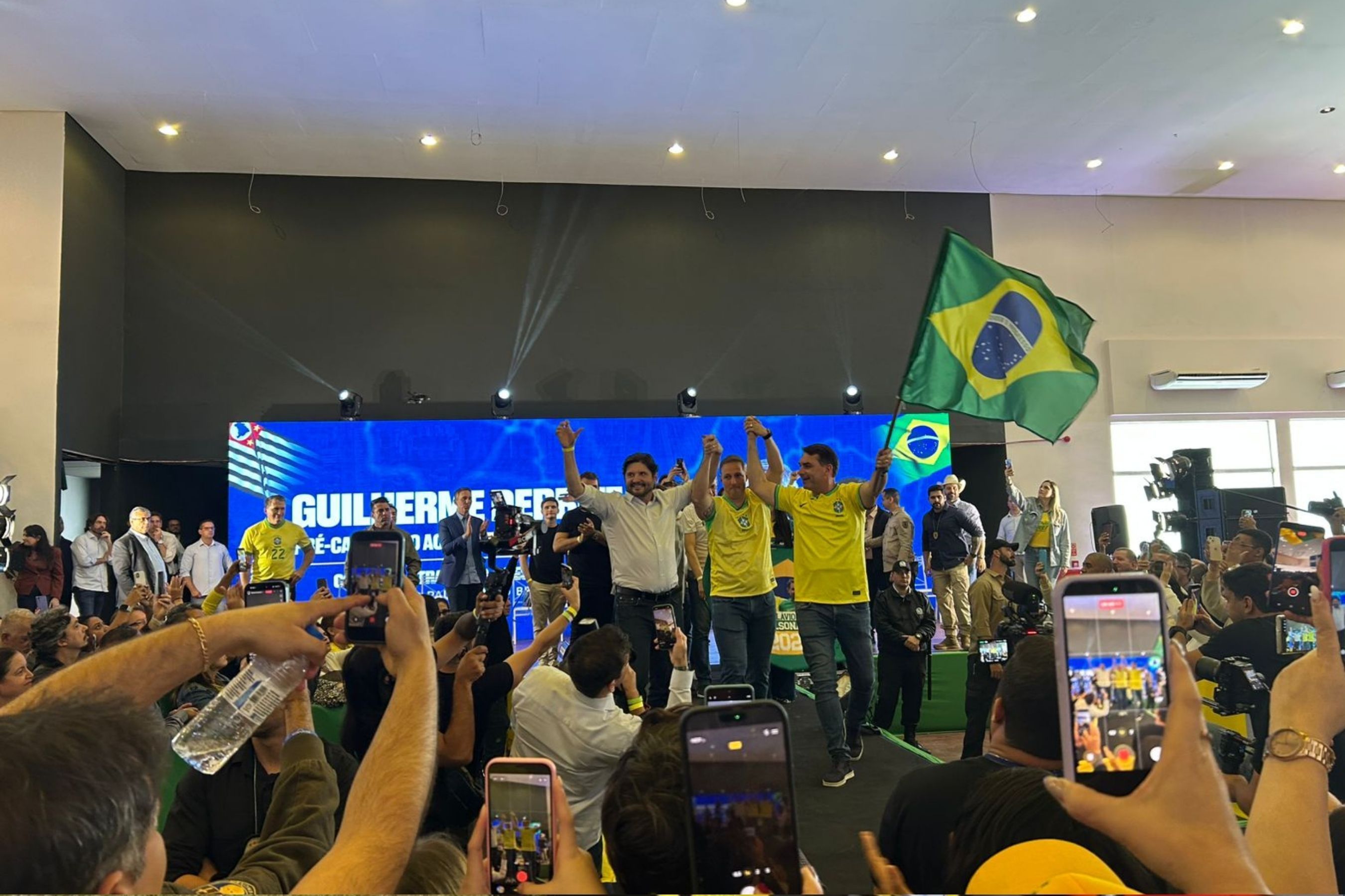 Eduardo Bolsonaro: 'Derrite é peça para Flávio implantar método Bukele no Brasil'