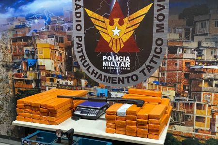 Homem é preso após polícia encontrar droga no terreno dele em MG, mas nega envolvimento