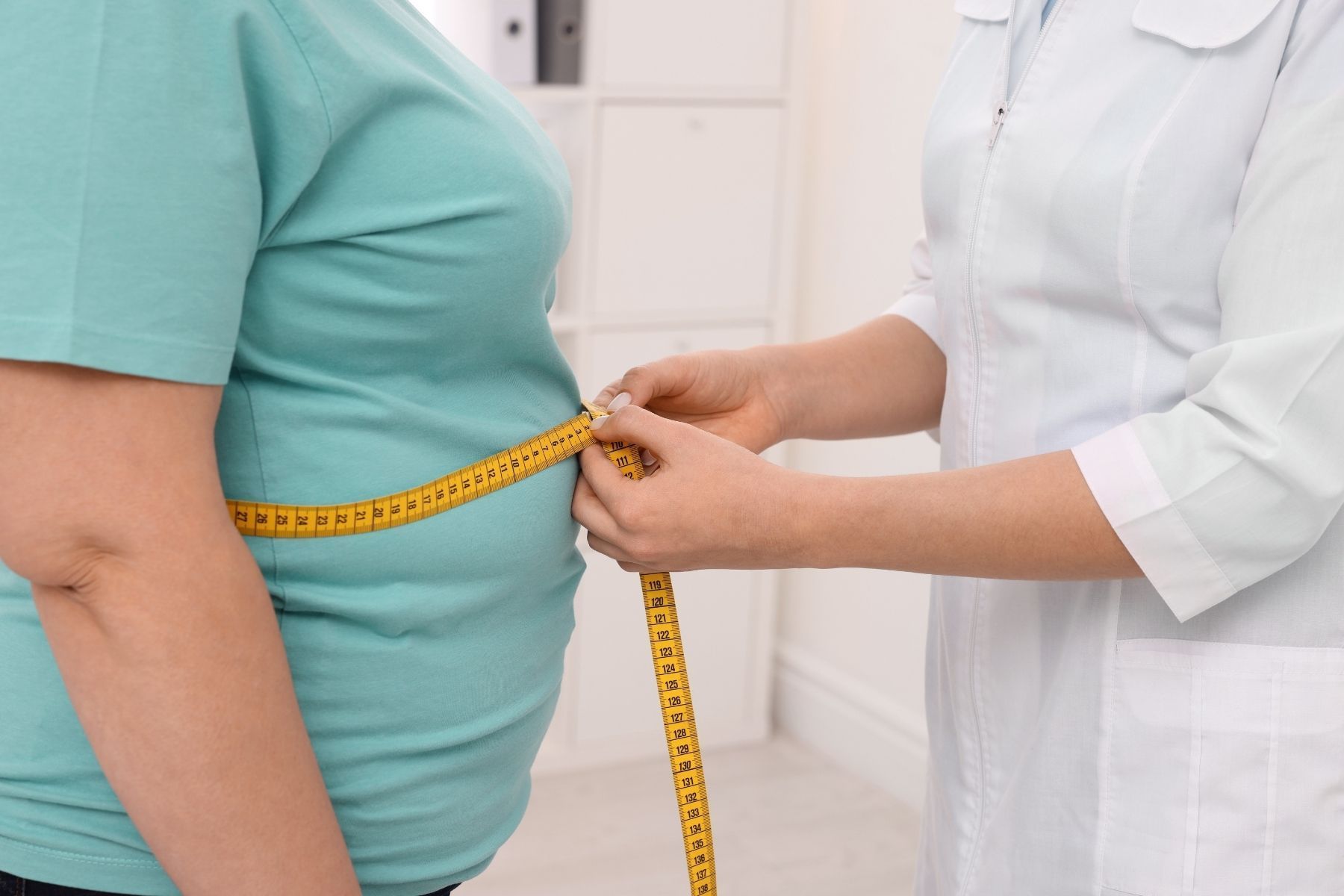 Canetas emagrecedoras podem substituir cirurgia bariátrica? Médico explica