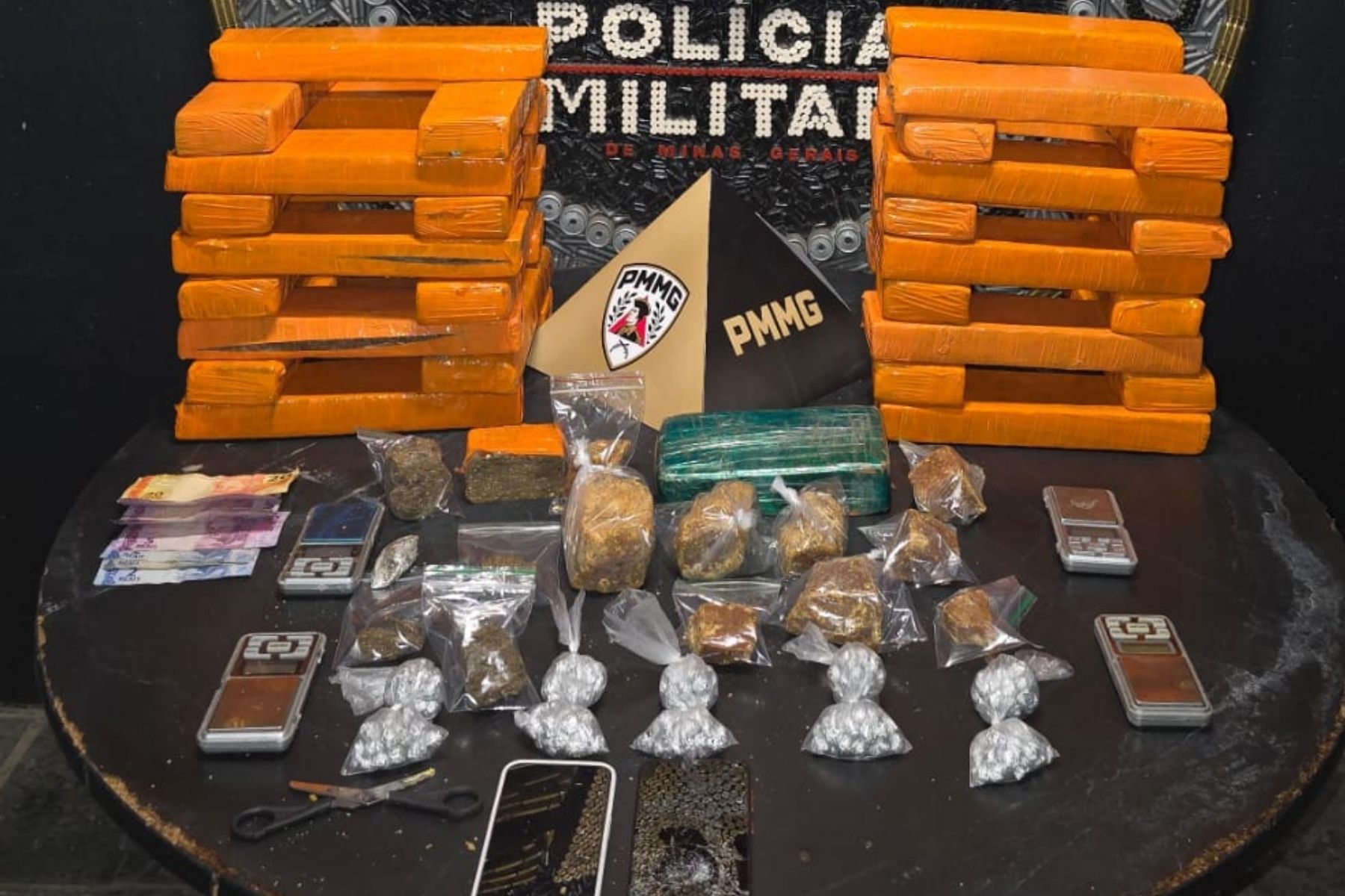 Trio é preso com drogas em BH; dois suspeitos têm mais de 60 anos