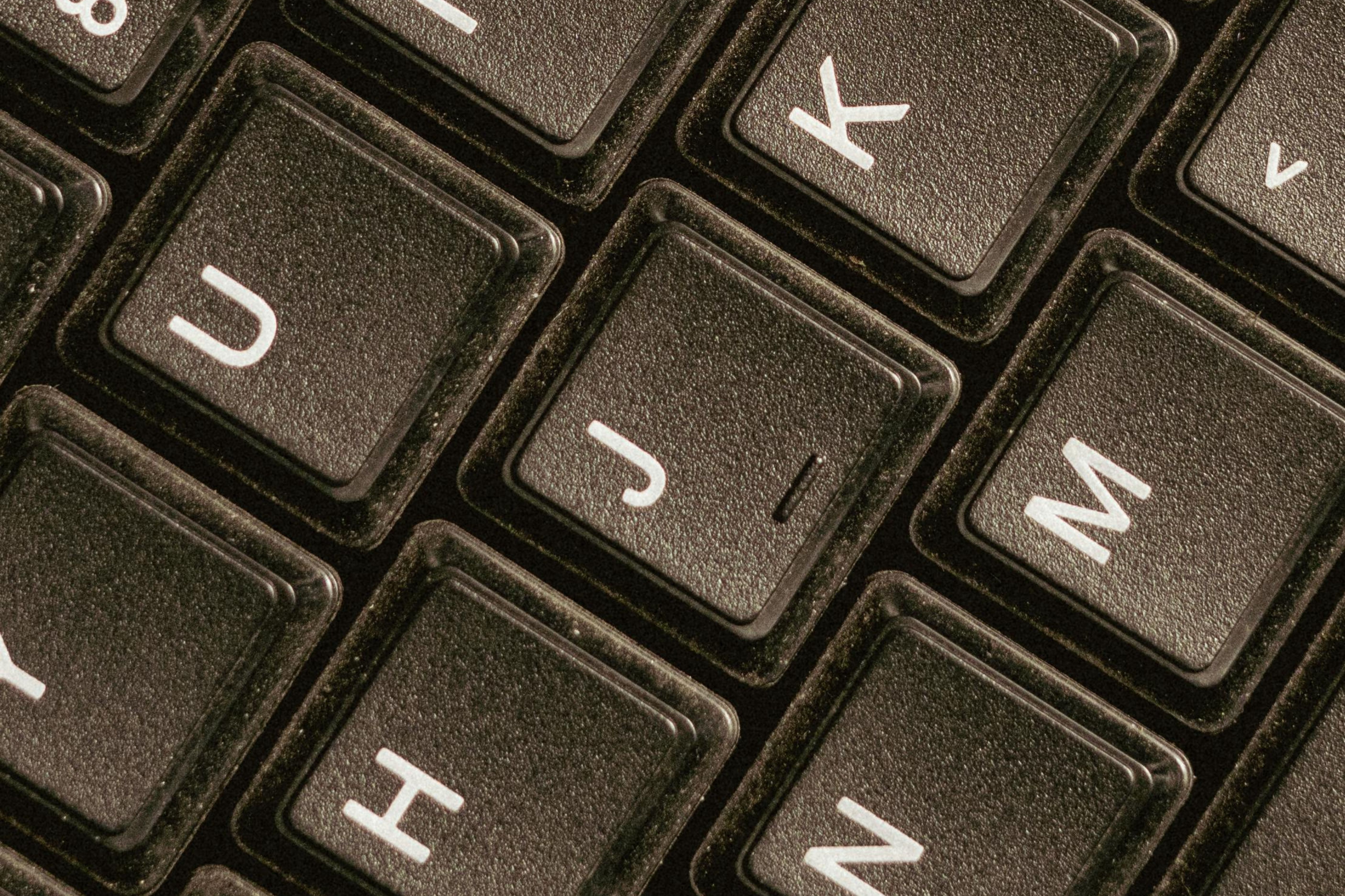 Você sabe qual a função da pequena linha abaixo das letras F e J e do número 5 no seu teclado?