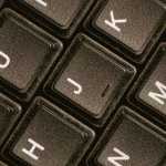 Você sabe qual a função da pequena linha abaixo das letras F e J e do número 5 no seu teclado?