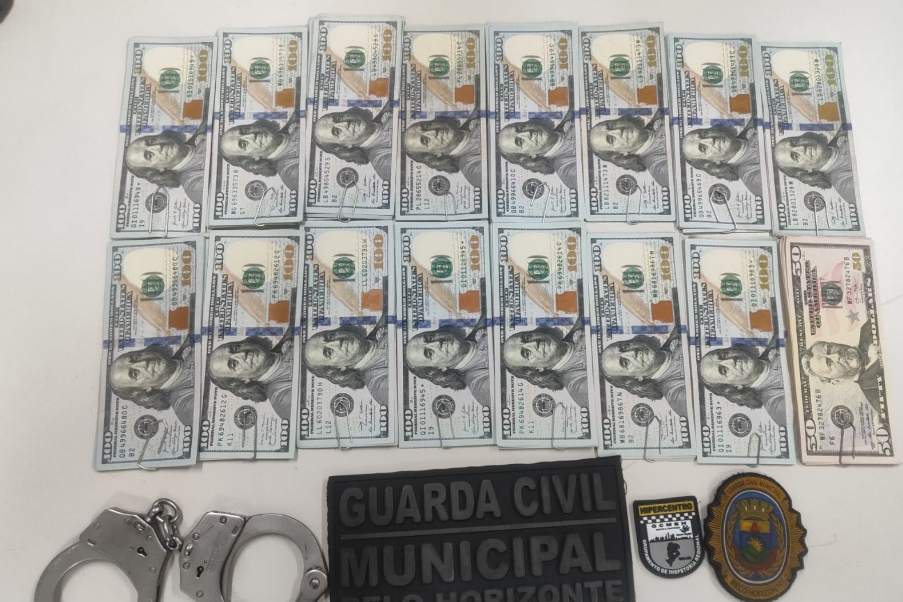 Homem suspeito de furtar bolsa com 16 mil dólares é preso no Centro de BH