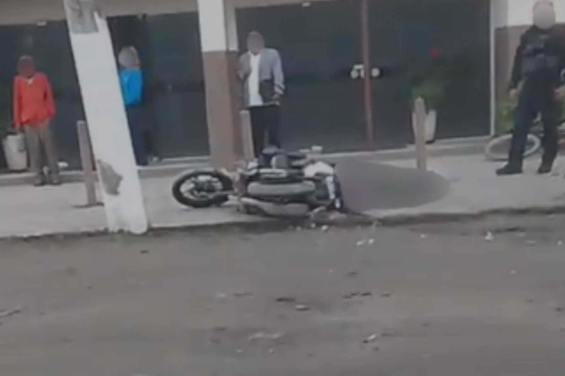 Trabalhadores são baleados e mortos 'por engano' durante operação policial no RJ