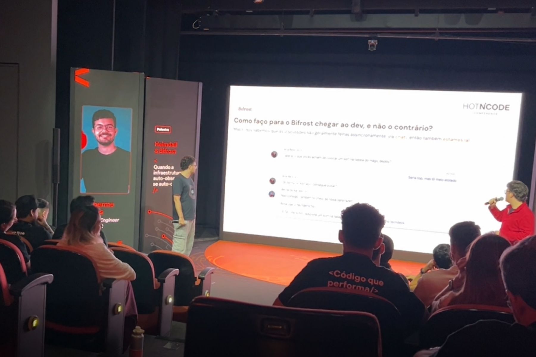 Hotmart debate avanço da inteligência artificial e impacto no mercado durante conferência em BH
