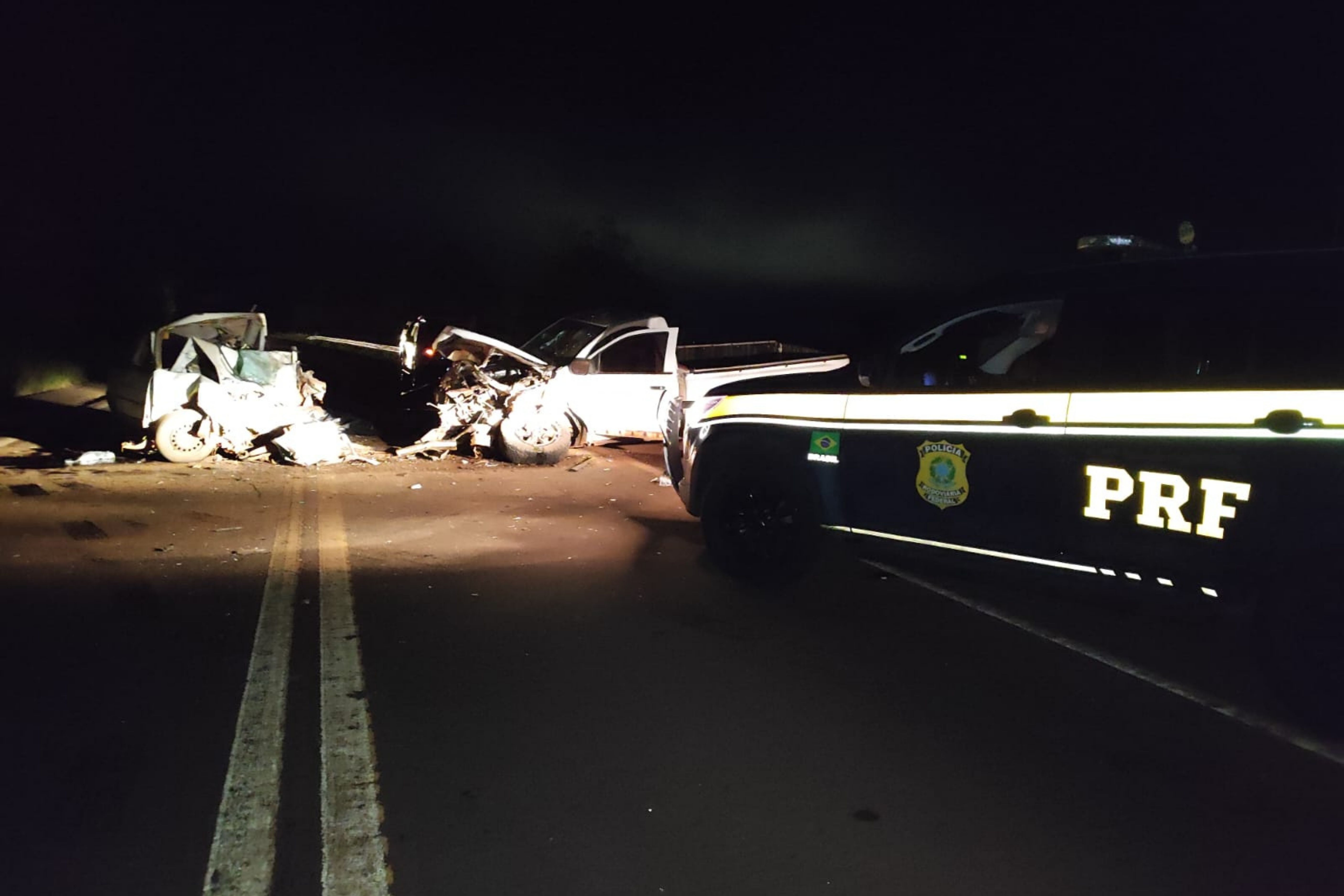 BR-392: homem morre e duas pessoas ficam feridas em acidente entre dois carros no RS
