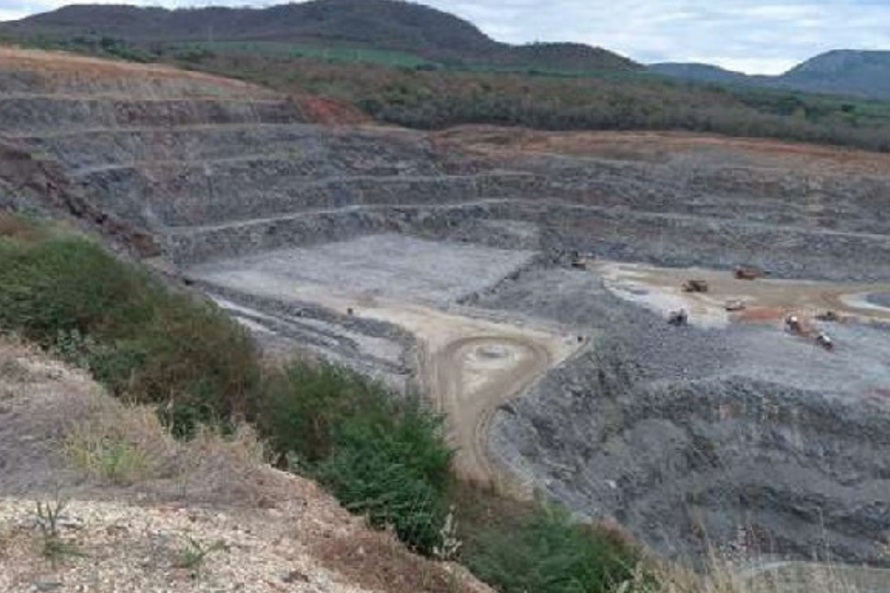 Justiça barra atividades noturnas de mineradora no Jequitinhonha e exige caução de R$ 50 mi