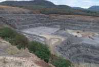 Justiça barra atividades noturnas de mineradora no Jequitinhonha e exige caução de R$ 50 mi