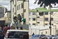 Avião bate em prédio e cai em Belo Horizonte