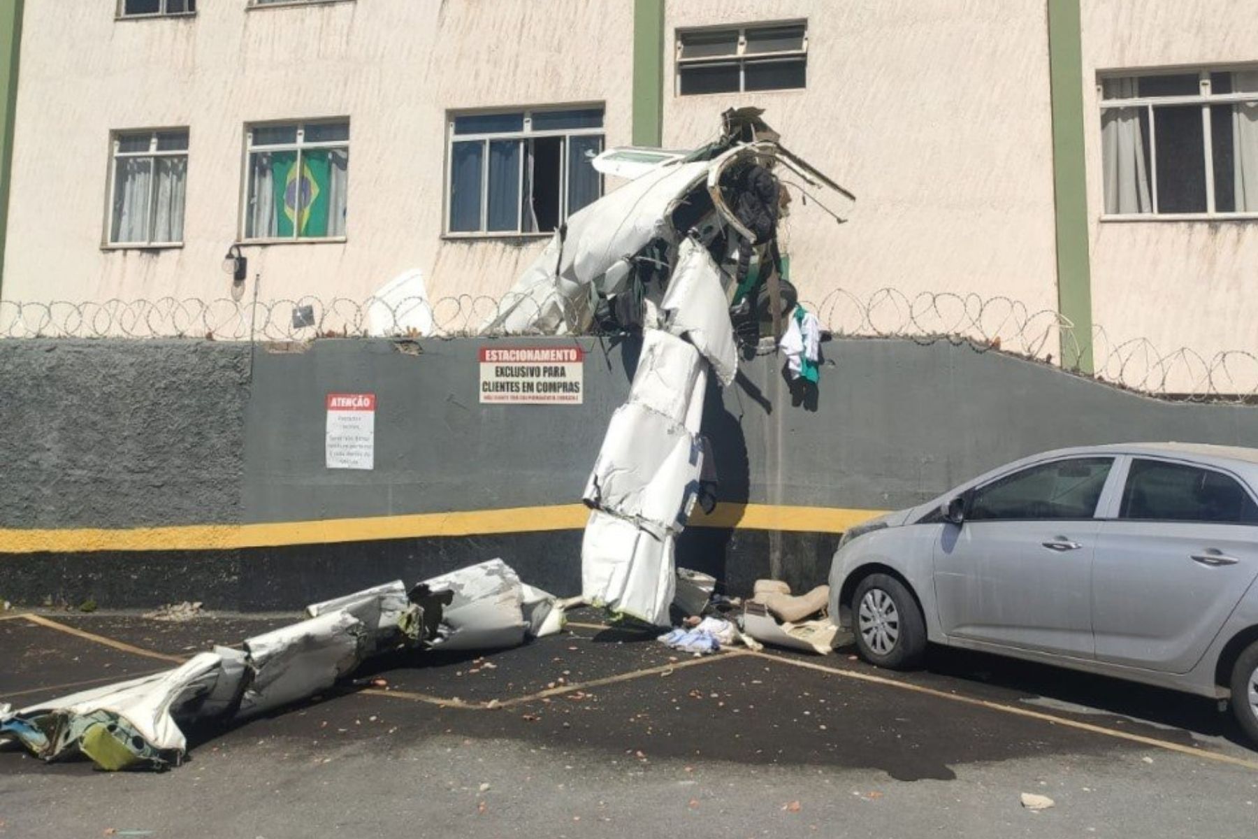 Avião que caiu em BH havia sido comprado recentemente e estava em processo de transferência