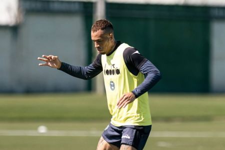 Breno Lopes em treino no CT da Graciosa, em Curitiba
