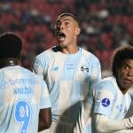 Grêmio goleia Deportivo Riestra pela Sul-Americana e vence fora de casa após 104 dias